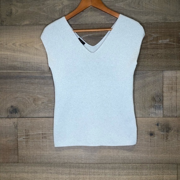 TALBOTS v- neck top size MP - Picture 4 of 7